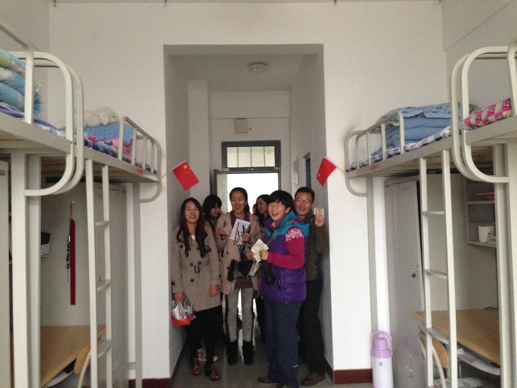 Beat365官网&ldquo;温馨宿舍建设月&rdquo;评委组参观检查宿舍 